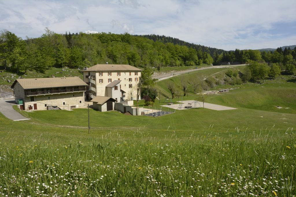Hotel Du Col De La Machine Saint-Jean-en-Royans Exterior photo