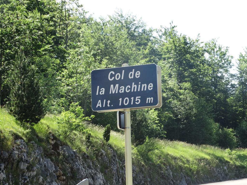 Hotel Du Col De La Machine Saint-Jean-en-Royans Exterior photo