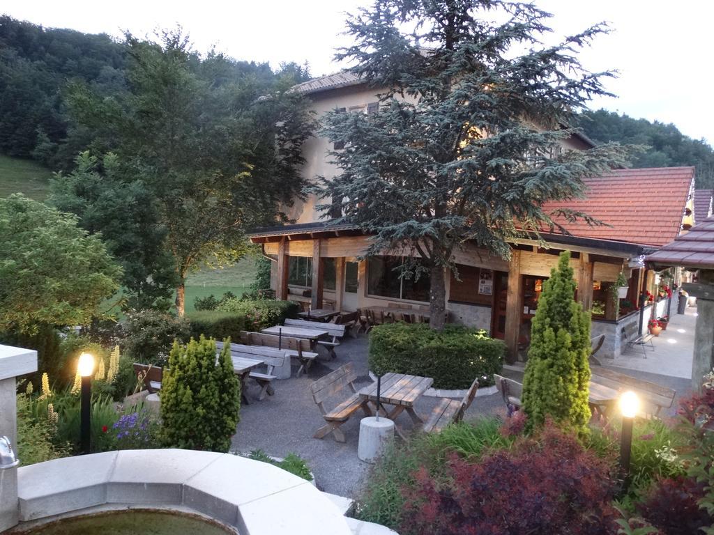 Hotel Du Col De La Machine Saint-Jean-en-Royans Exterior photo