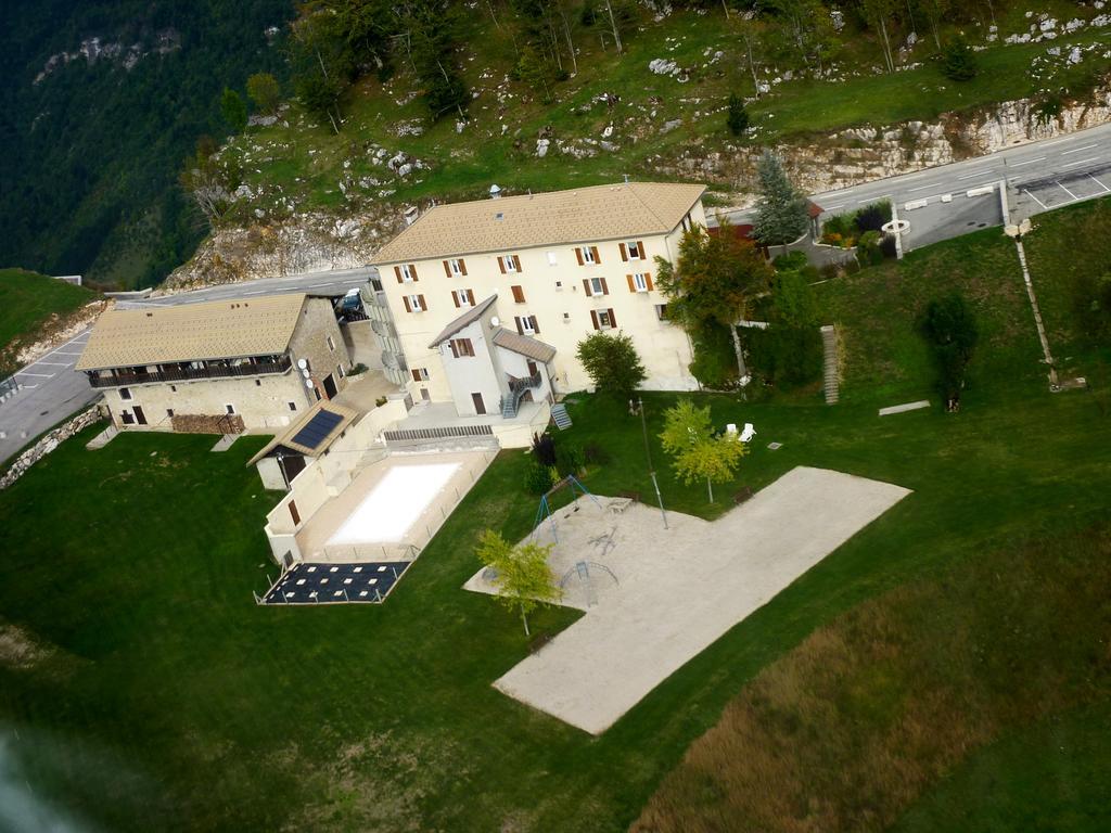 Hotel Du Col De La Machine Saint-Jean-en-Royans Exterior photo